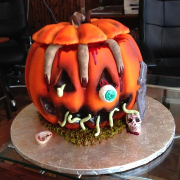 Junior Imposter Cake deco-Spooky 3D Pumpkin