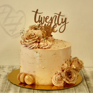 Photo of a Flowers and Macs Cake